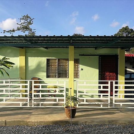 Chalet Desa Halban Кангар Екстер'єр фото